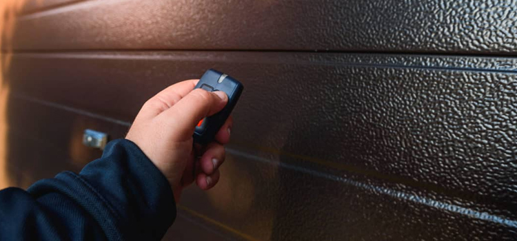 automatic door opener with remote control in Rancho Calaveras