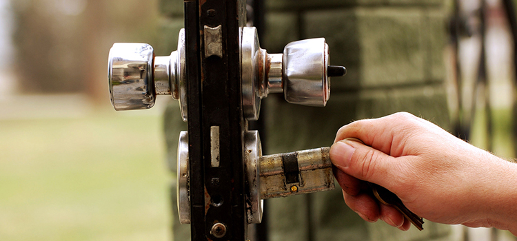 front door latch repair Rancho Calaveras