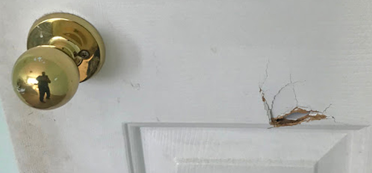 interior door hole repair Rancho Calaveras